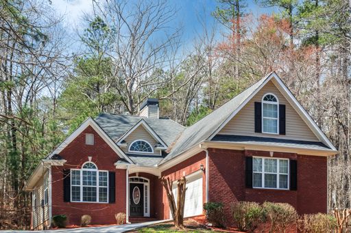 4 Bedroom House – 8103 South Pine Cone Dr, Villa Rica, GA 30180