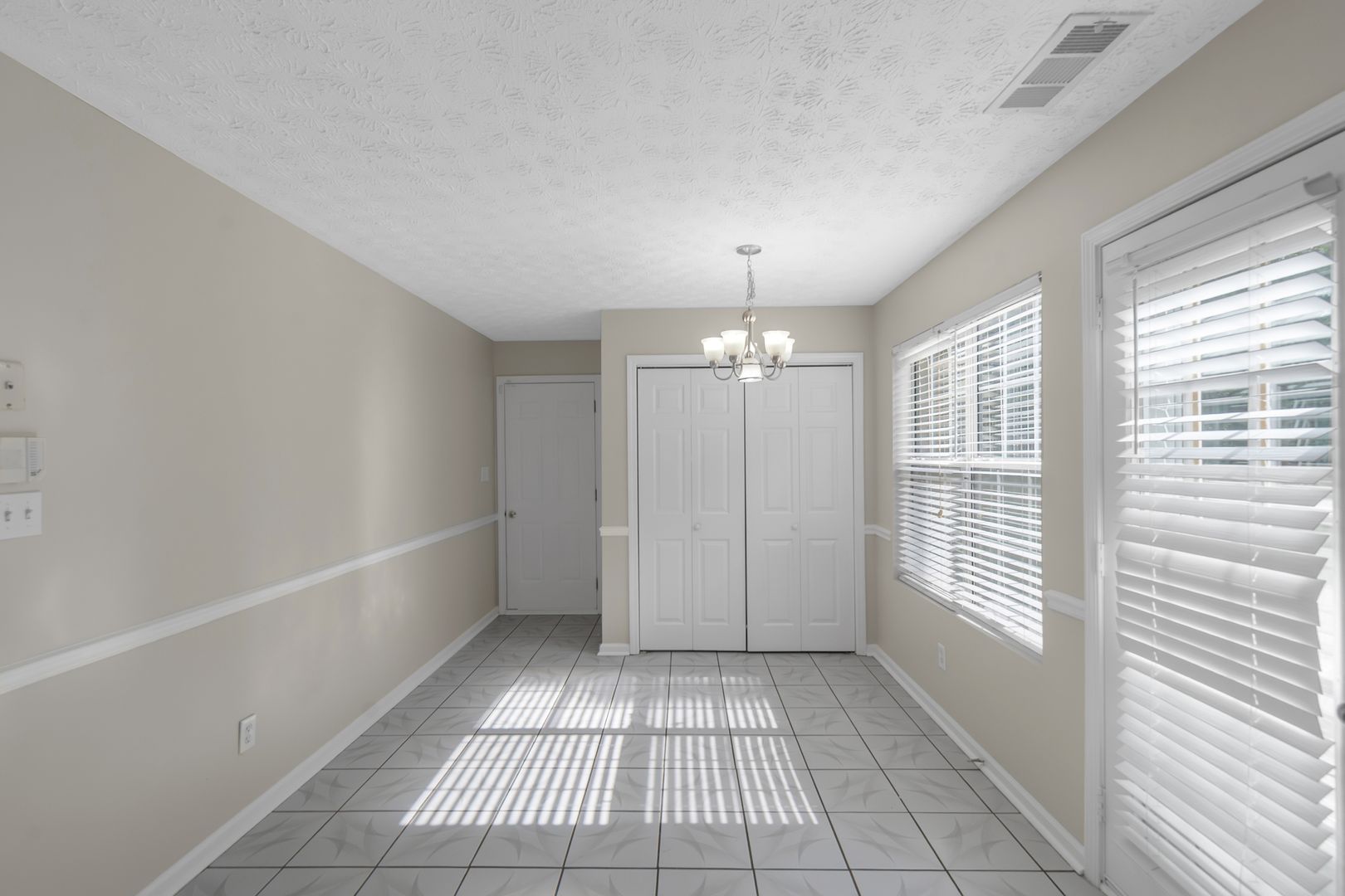 97 Livingston Ln Covington, GA 30016 10 of 12
