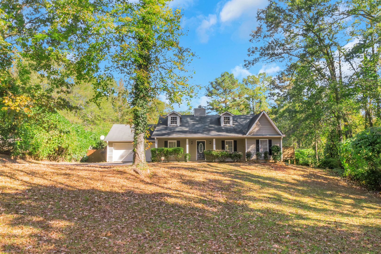 Charming 3BR/2BA Ranch Home with Spacious Backyard & Deck!