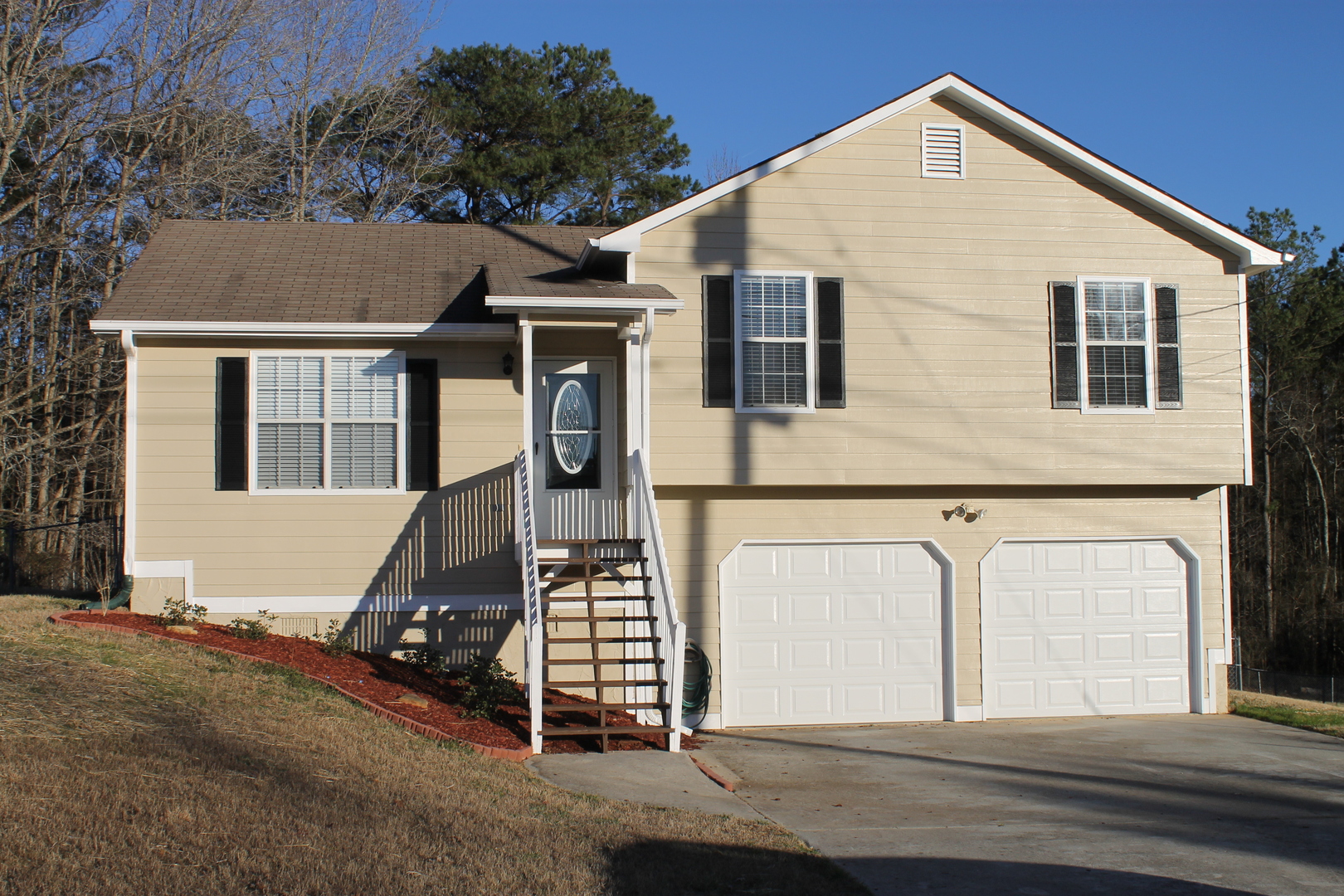 Douglasville House: 207 Cobblestone Ct