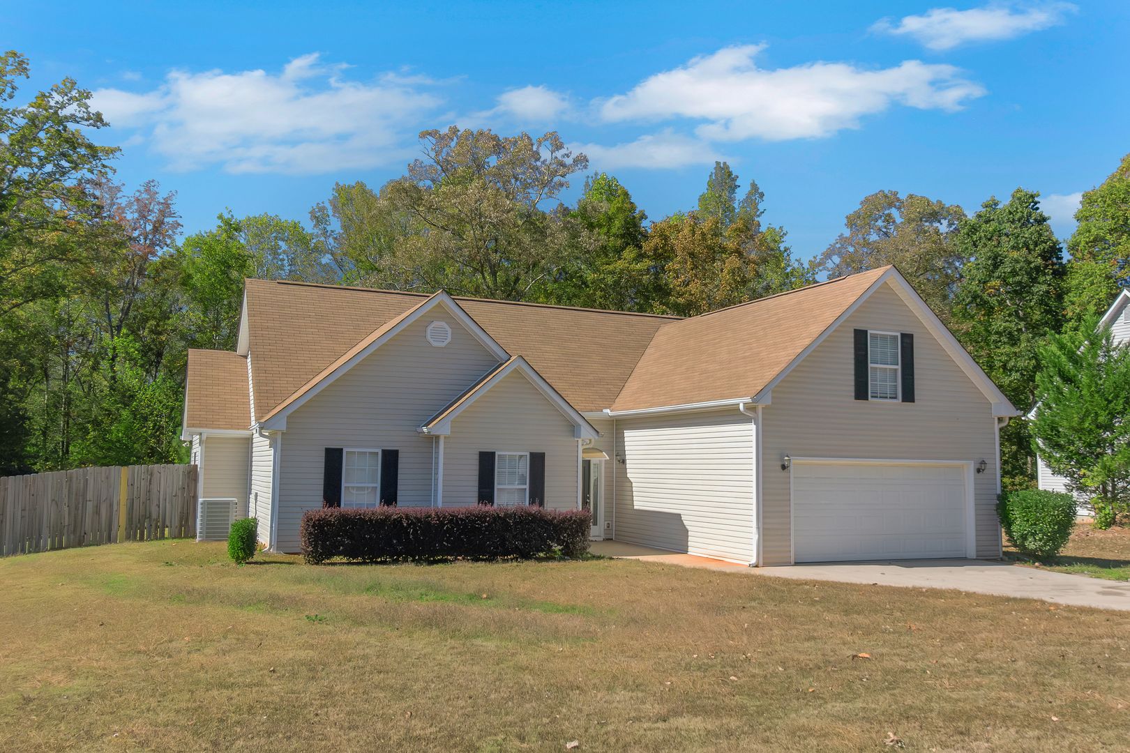 Gorgeous 4 Bedroom 2bath Home in Covington, GA!