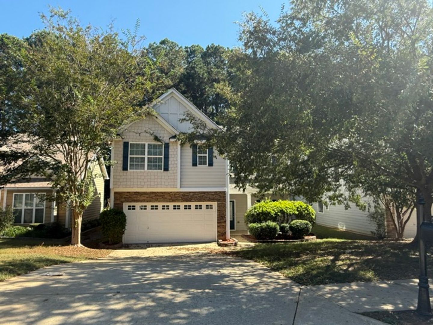 Fairburn House: 19 Black Diamond Dr
