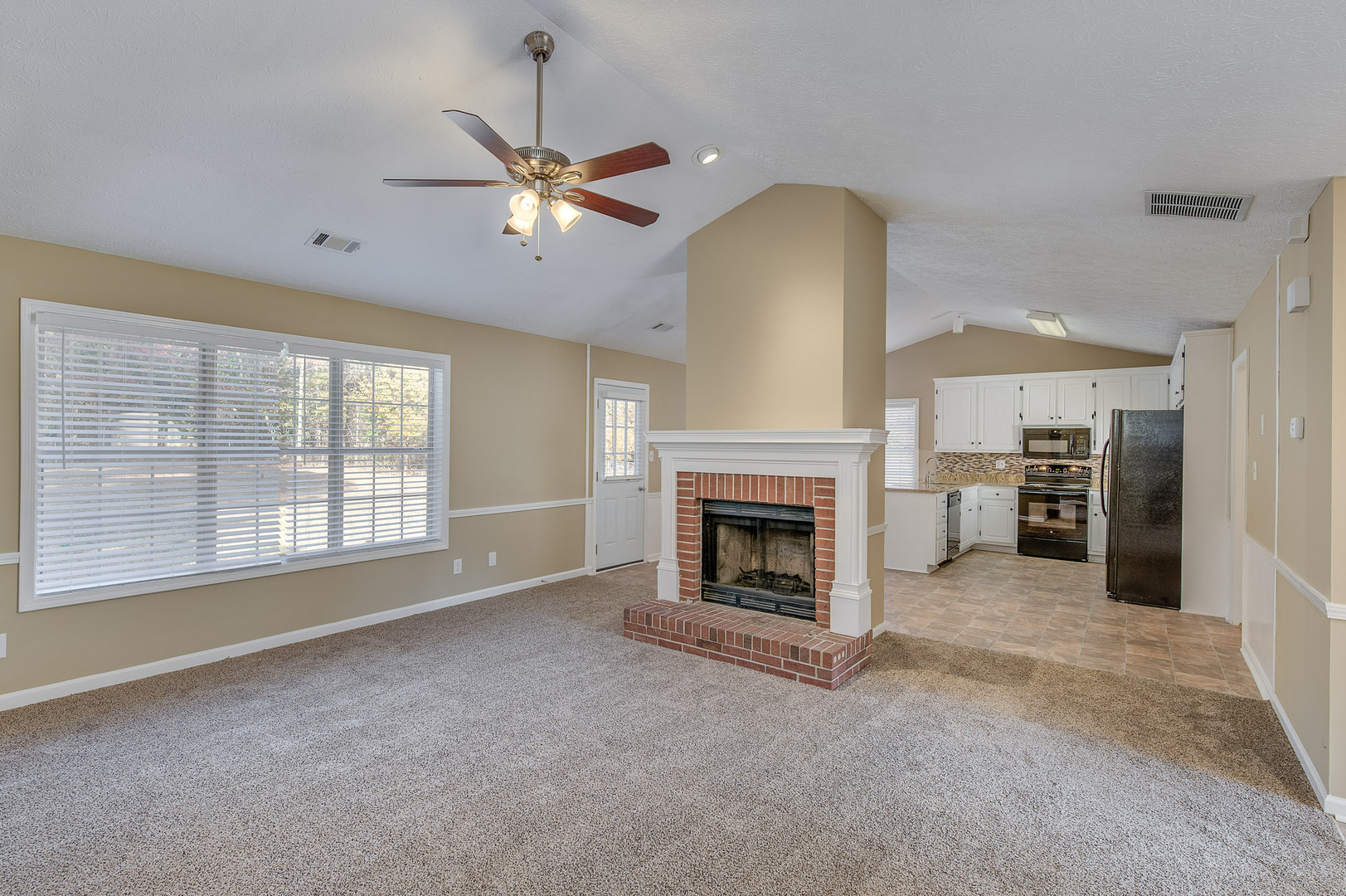 35 Oak Ridge Ct Covington, GA 30016 6 of 12