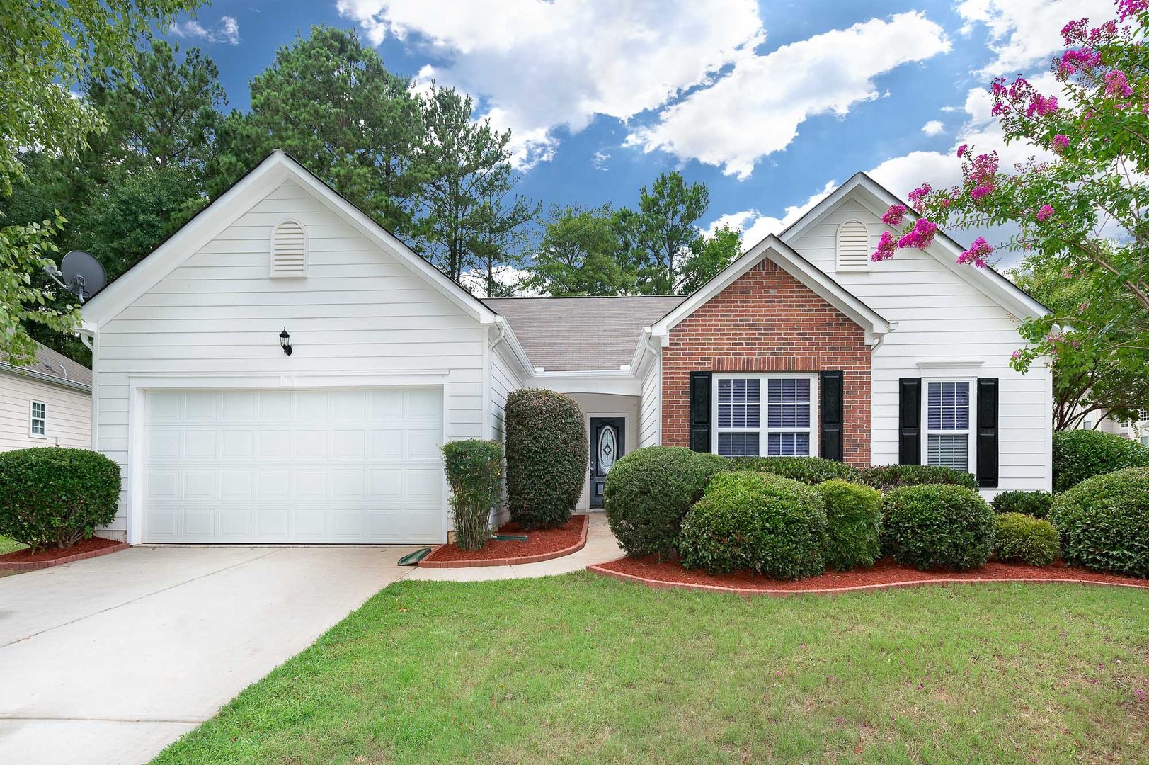 McDonough House: 155 Greenland Dr