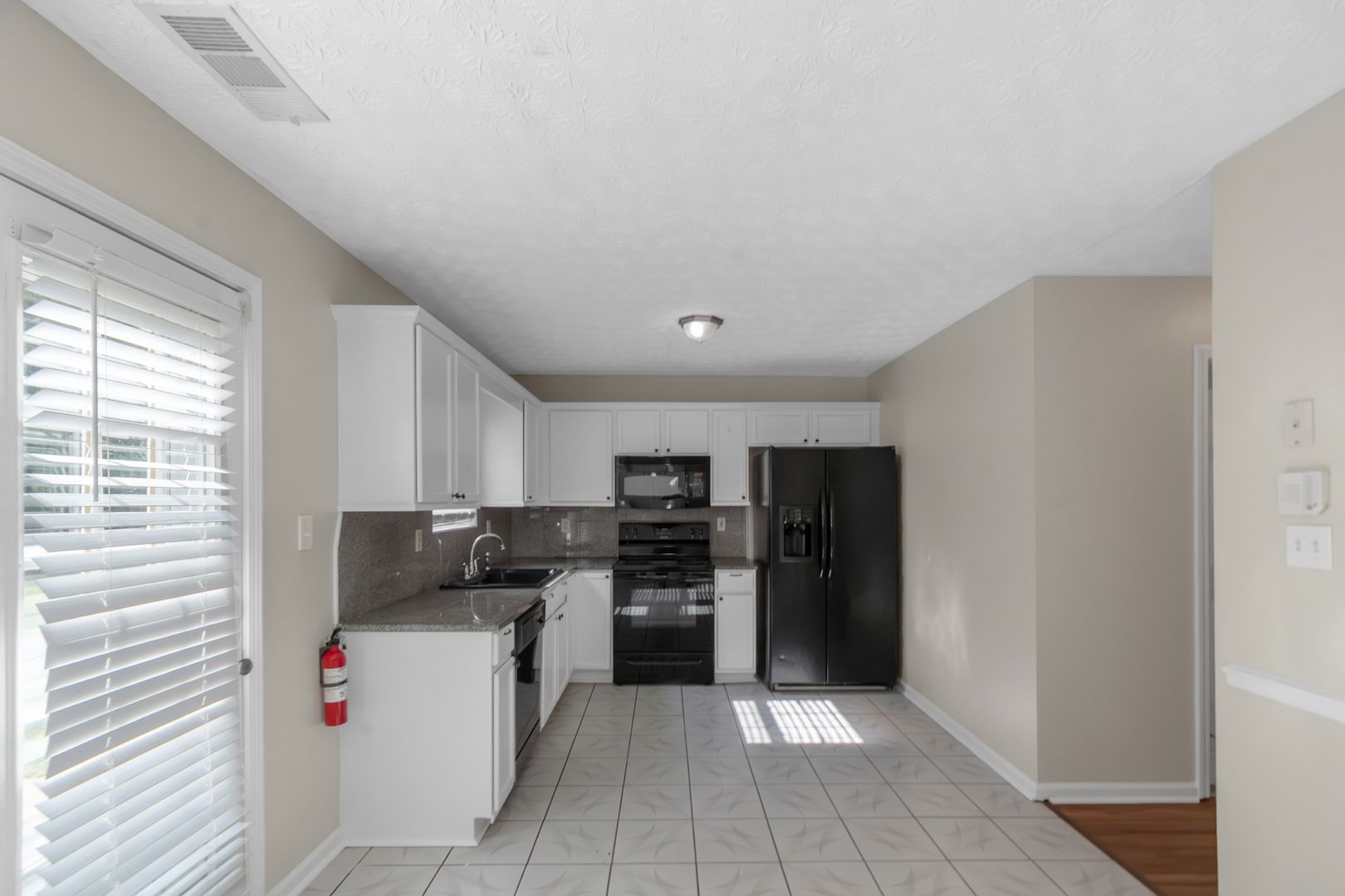 97 Livingston Ln Covington, GA 30016 8 of 12