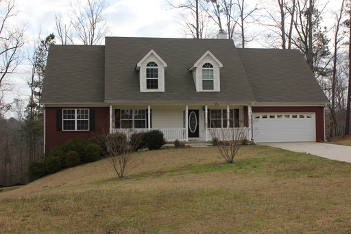 3 Bedroom Rental – 704 Emertrey Dr , Locust Grove, GA 30248