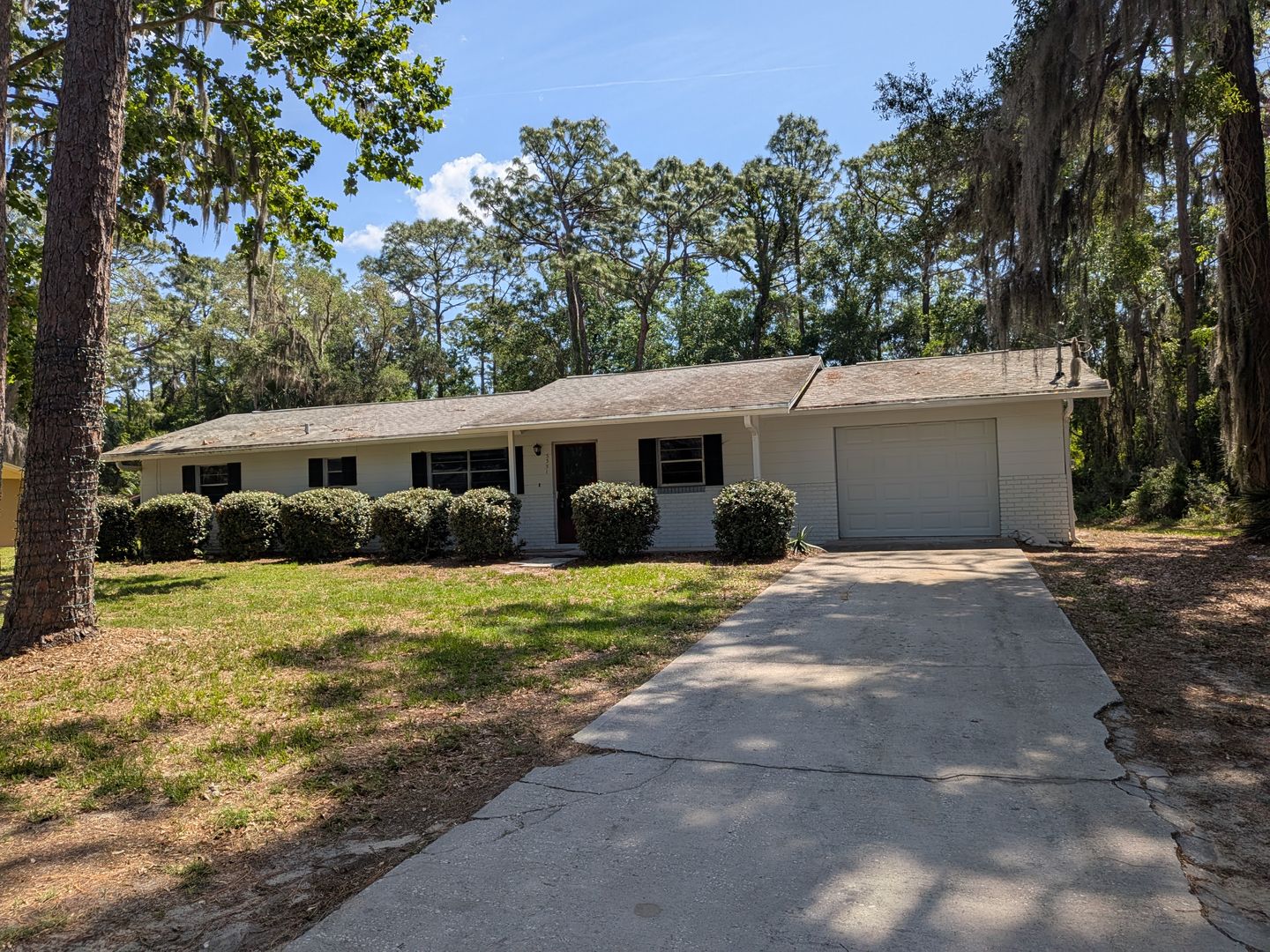 Crystal River House: 3351 N. Bay Ave
