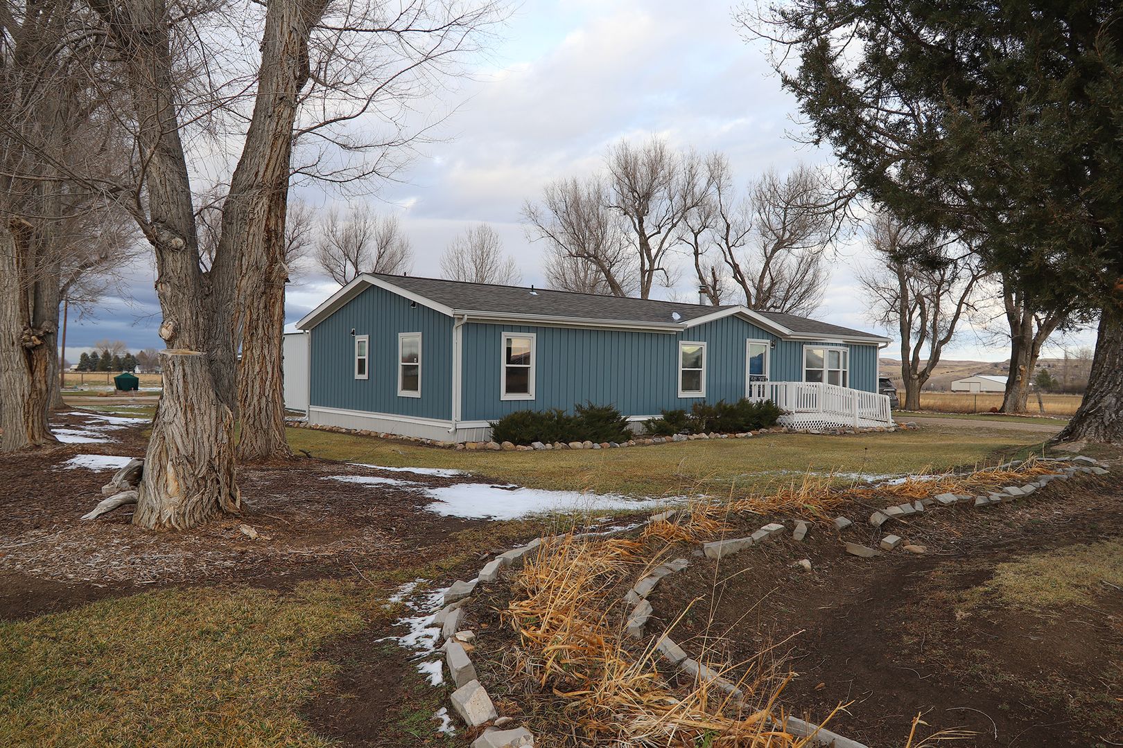 Sheridan Apartment: 15 Metz Rd.