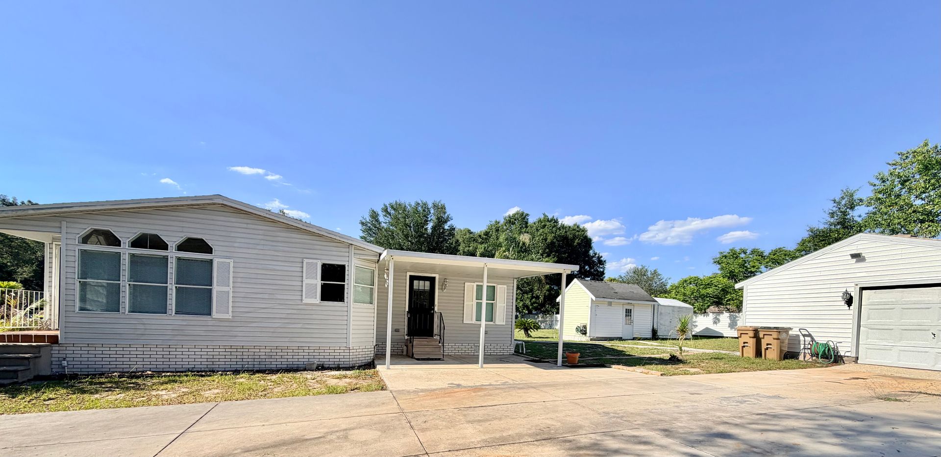 Fruitland Park House: 36832 Wilmington Rd