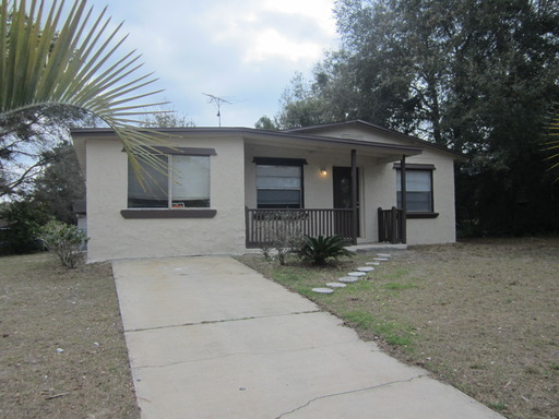 Deland House: 926 Longview Ave