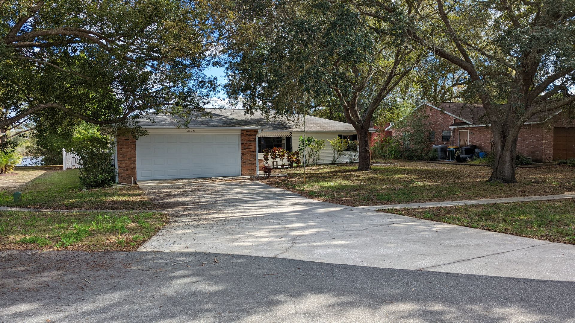 Mount Dora House: 2106 Ken Court