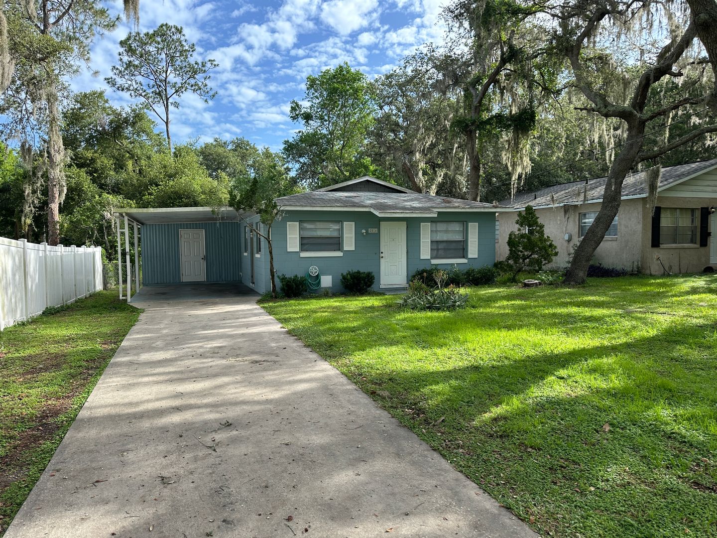 Leesburg House: 2016 Vine Street