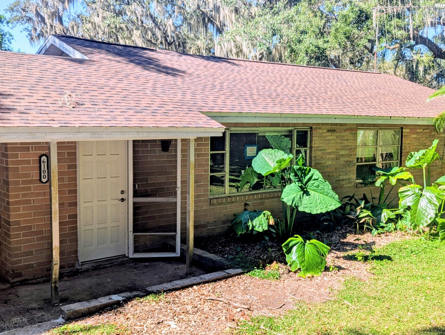 Leesburg House: 6100 Windmill Road