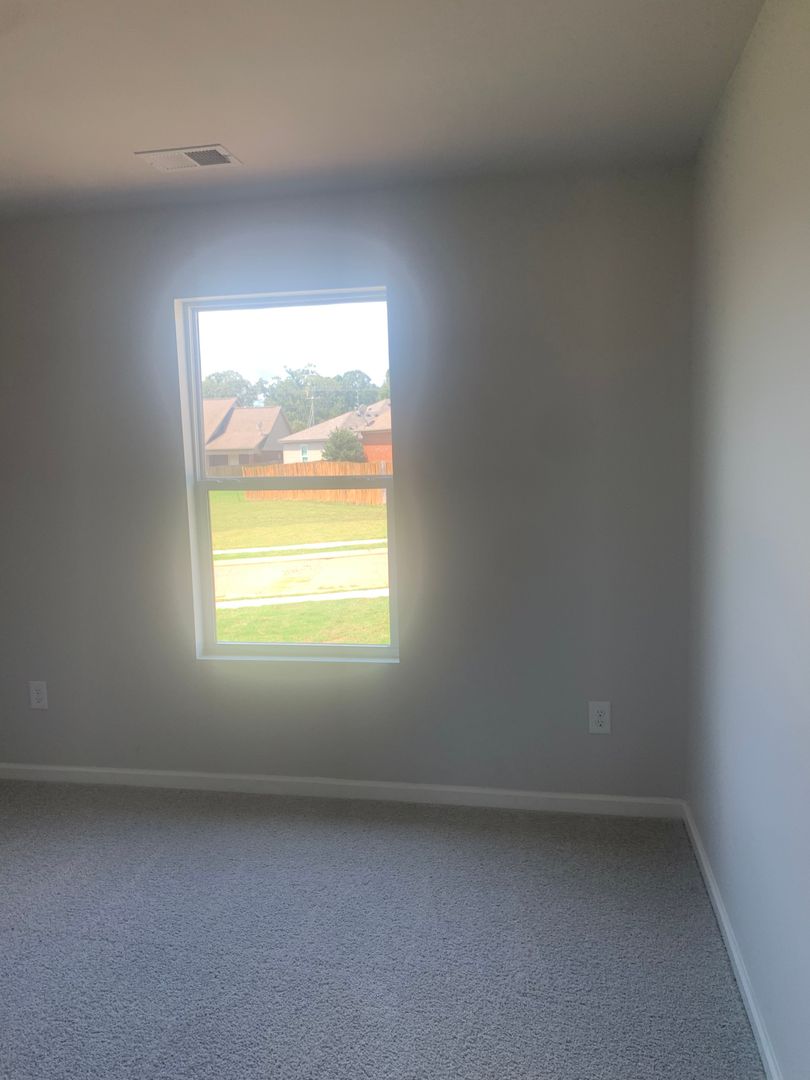 Lincoln House: 144 Lakeside Way