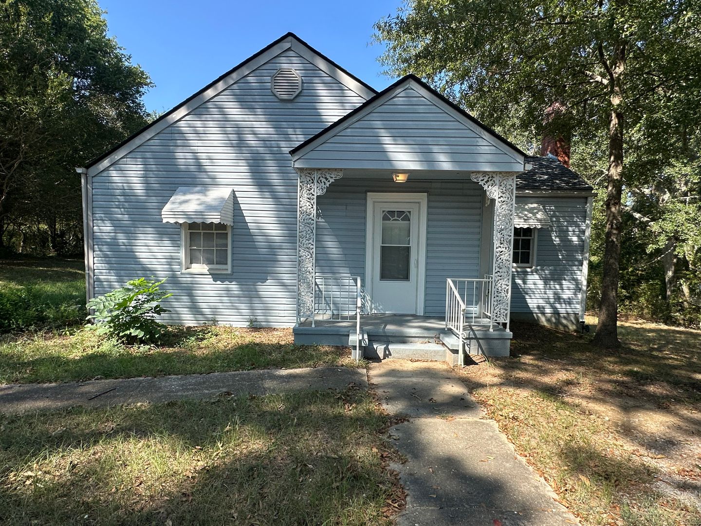 Anniston House: 3212 Oakland Ave