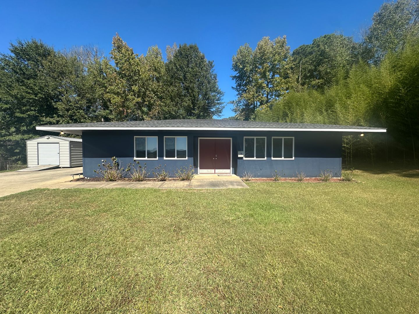 Anniston House: 4419 Greenbrier Dear Rd