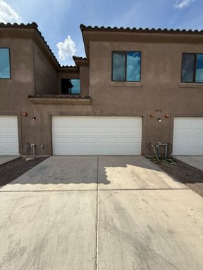 Luxury Eldorado Condo For Rent – photo 1