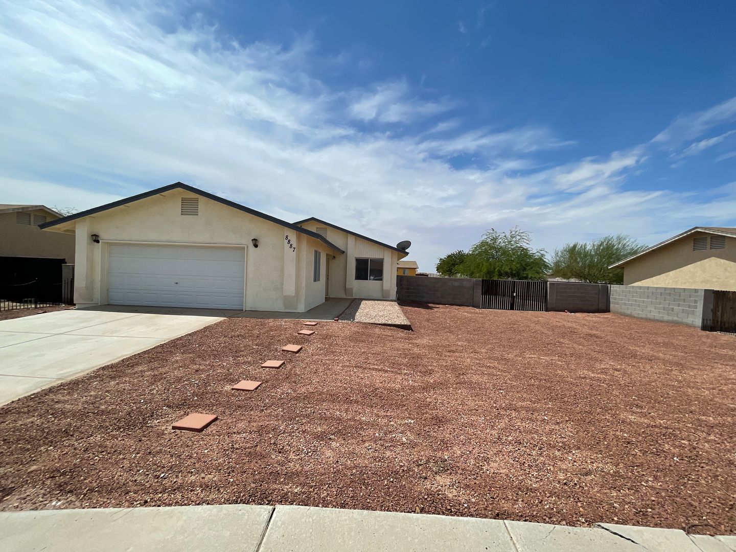 Yuma House: 8887 E 39th ST