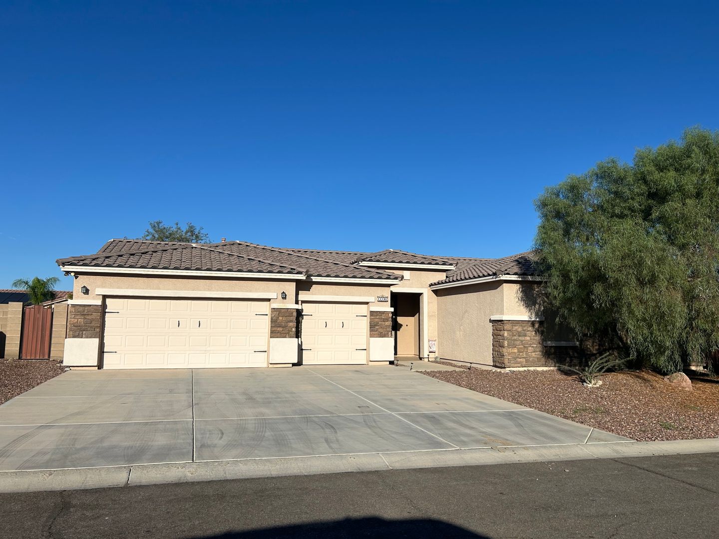 Yuma House: 12182 S Laurel Ln