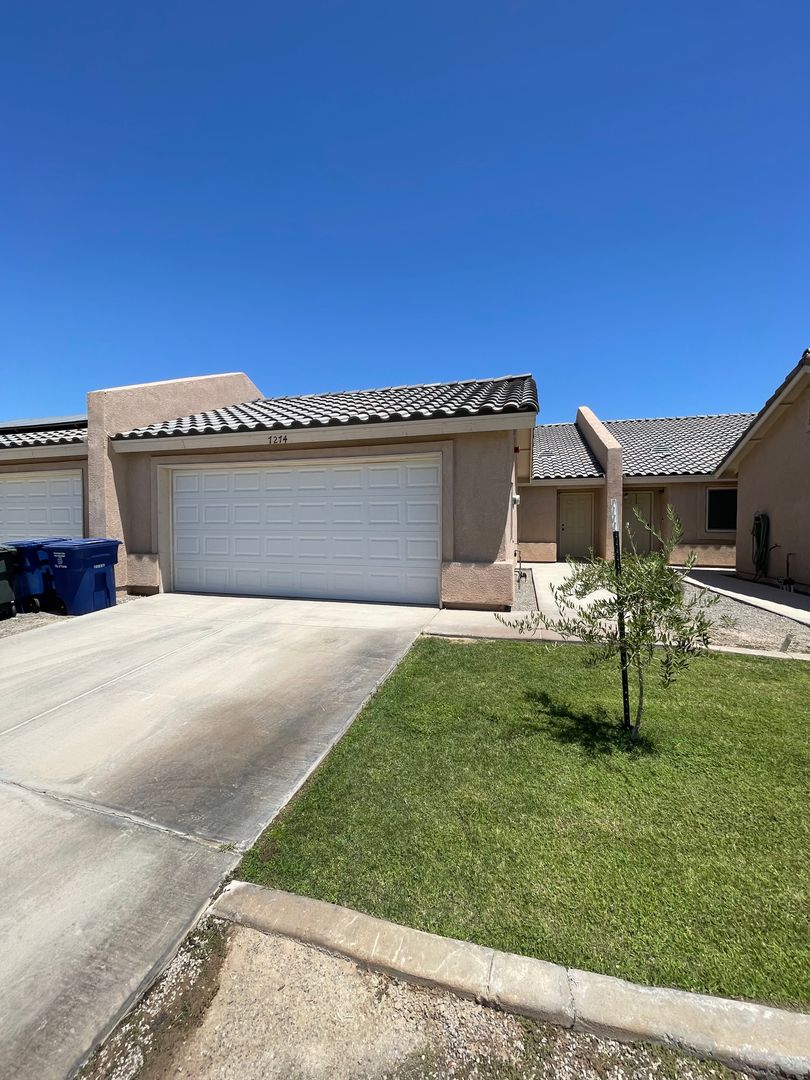 Yuma House: 7274 E 39TH PL