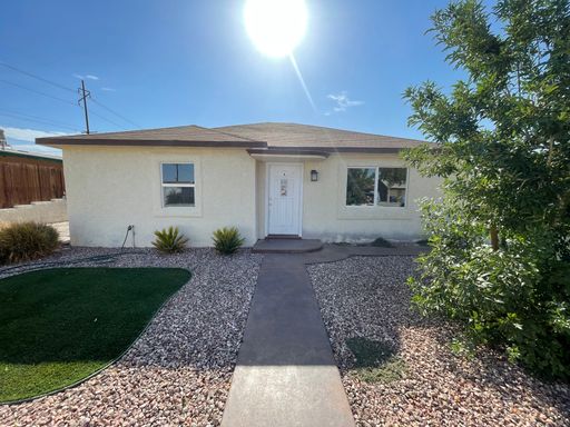 Affordable 2 Bedroom home near Downtown Yuma! – photo 1