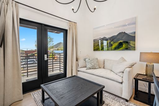 Newly Constructed studio with Large Balcony – photo 1