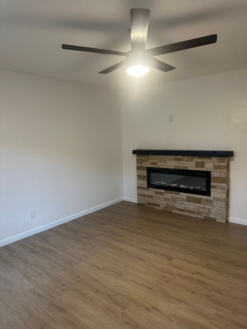 Capitola Apartment: 501 Plum Street