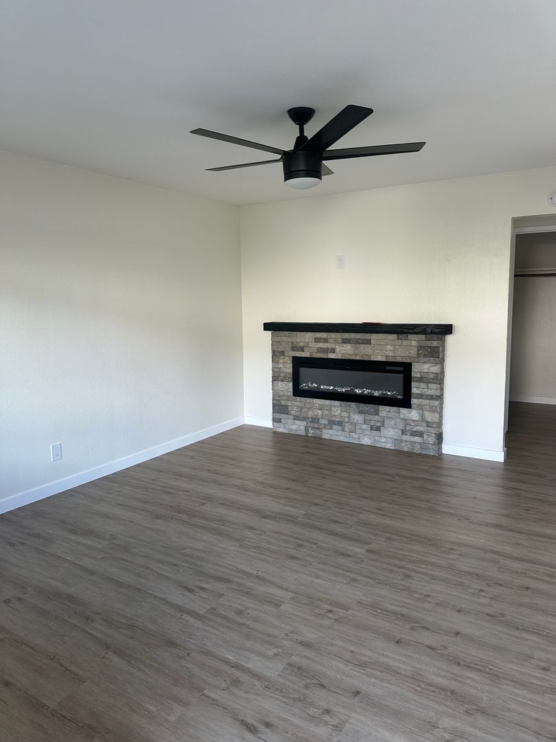 Capitola Apartment: 501 Plum Street