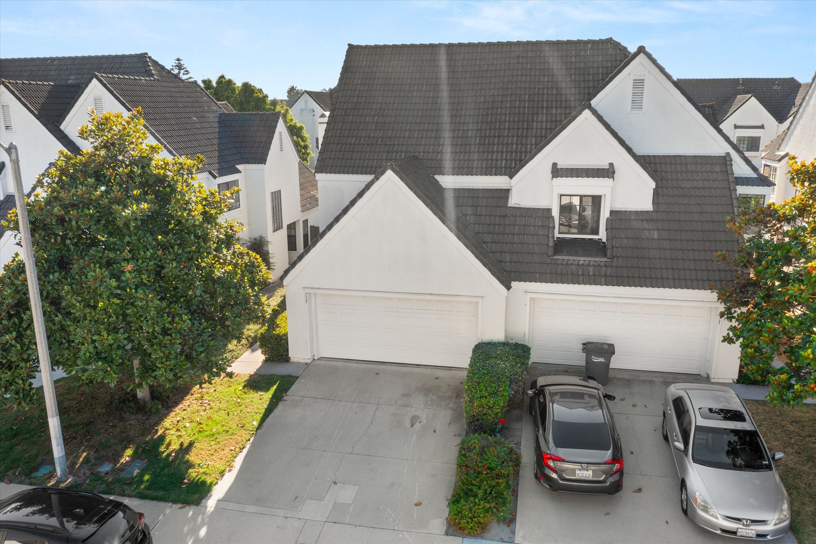 Oxnard Townhome: 715 Saratoga Street