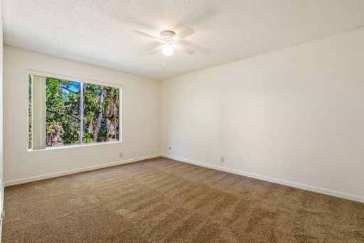 Renovated 1 Bedroom 1 Bath Unit – photo 1