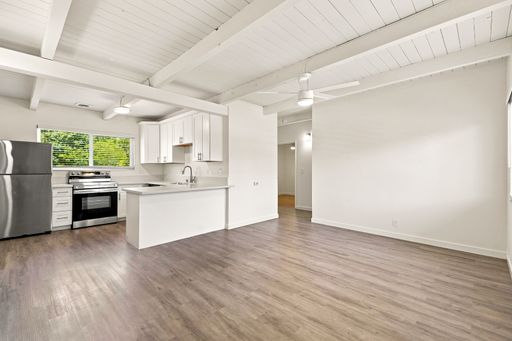 Renovated 2 Bedroom 1 Bath Unit – photo 1