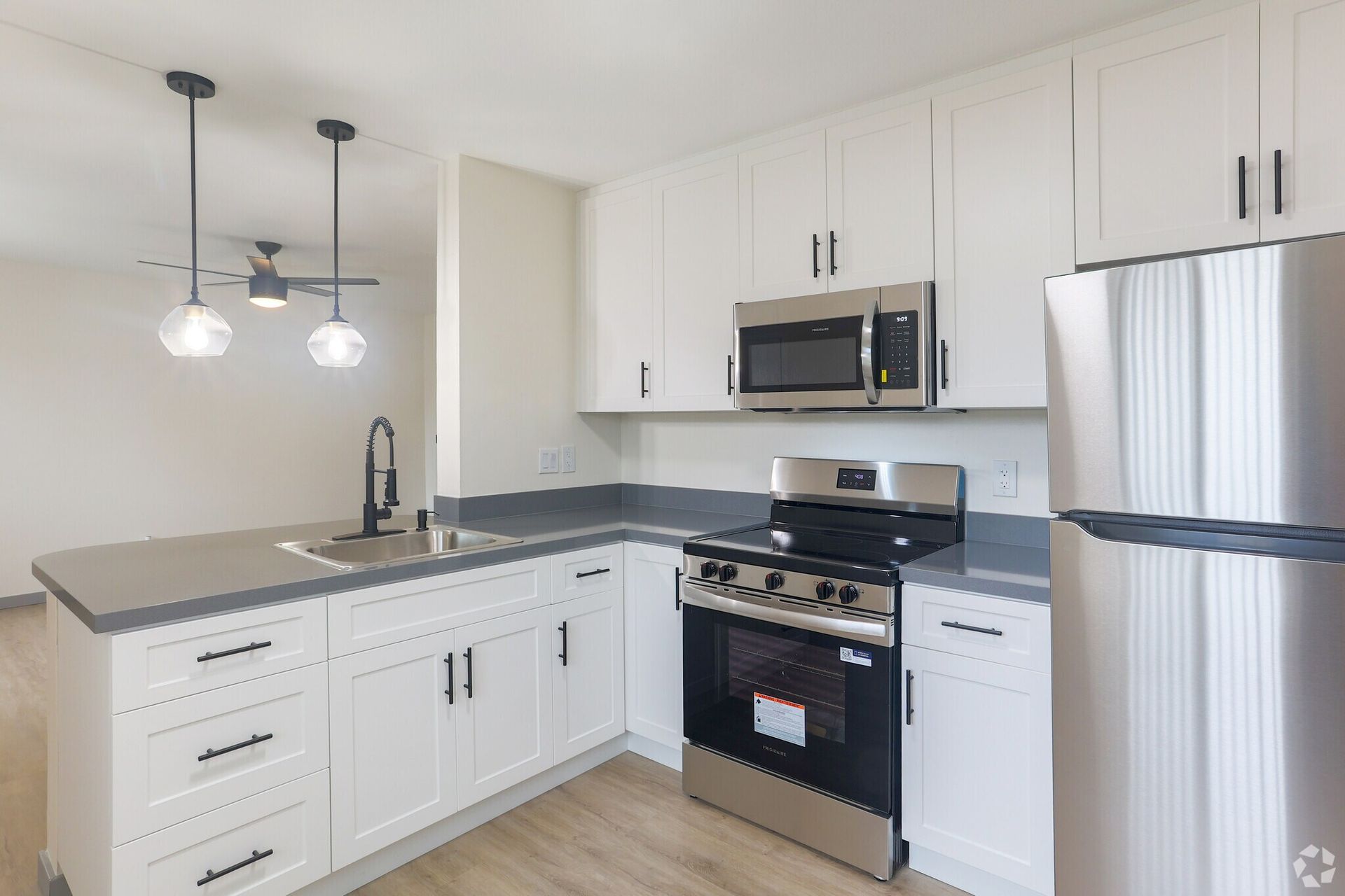 Capitola Apartment: 501 Plum Street