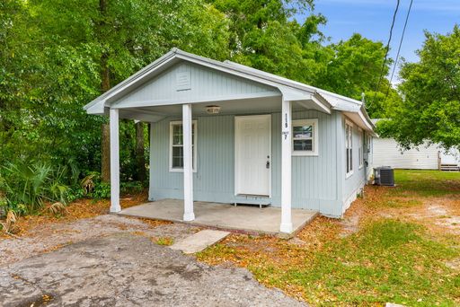 Cozy 3Bed/2Ba Near Watson Bayou! *Water/Sewer & Lawncare Included!* – photo 1