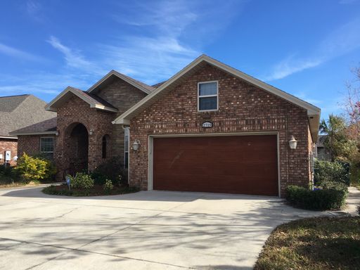 Beautiful All Brick Entertainer's Dream in Hawk's Landing! – photo 1
