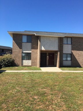 Recently Updated Townhome Close to Tyndall AFB! *Water/Sewer, Garbage, Pest Control & Lawncare Included!!* – photo 1