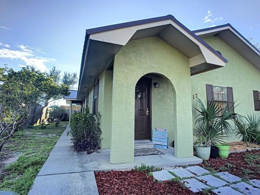 Great 2Bed/1Ba Unit Nestled Between Historic Thomas Drive & Grand Lagoon!