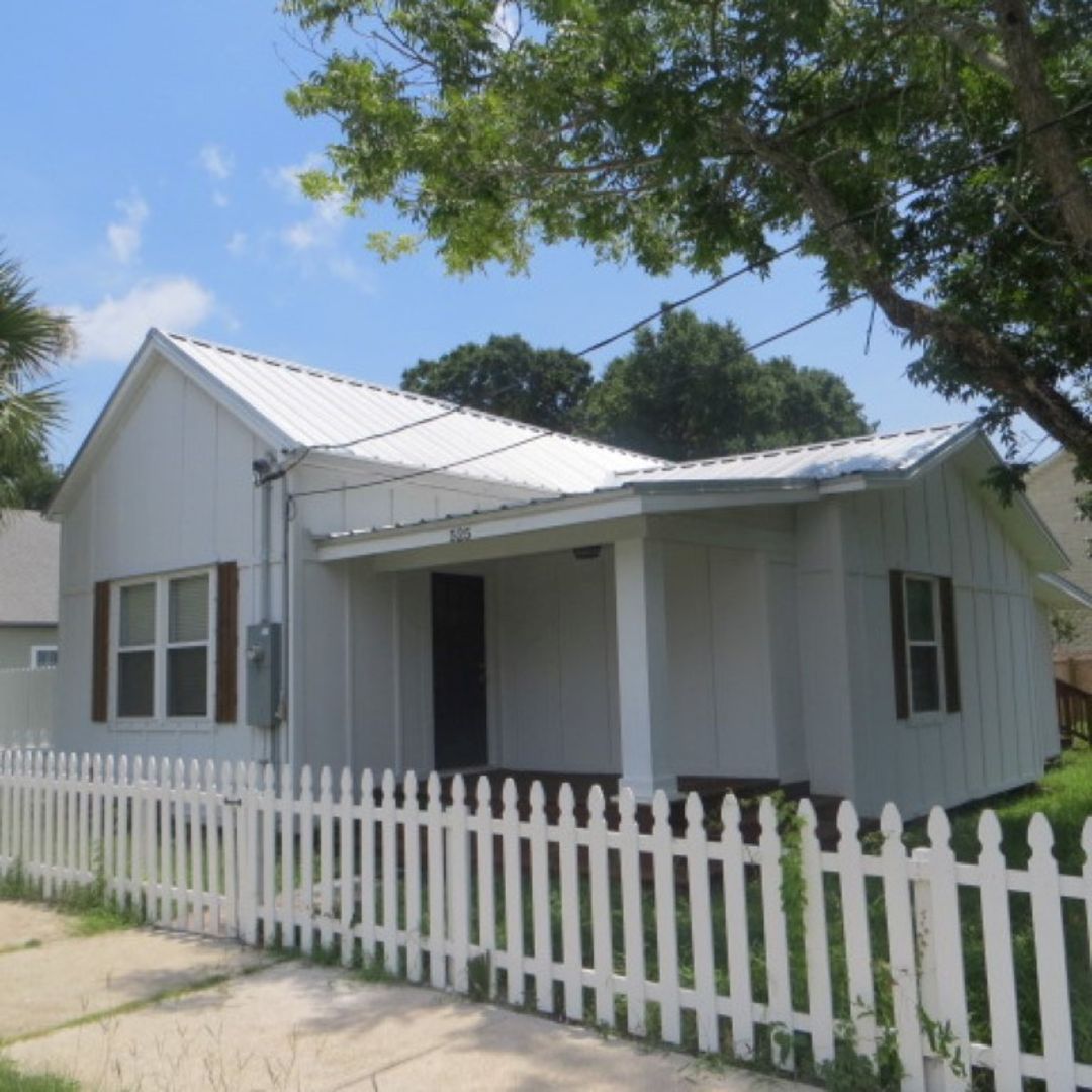 Pensacola House: 525 W. Gregory Street