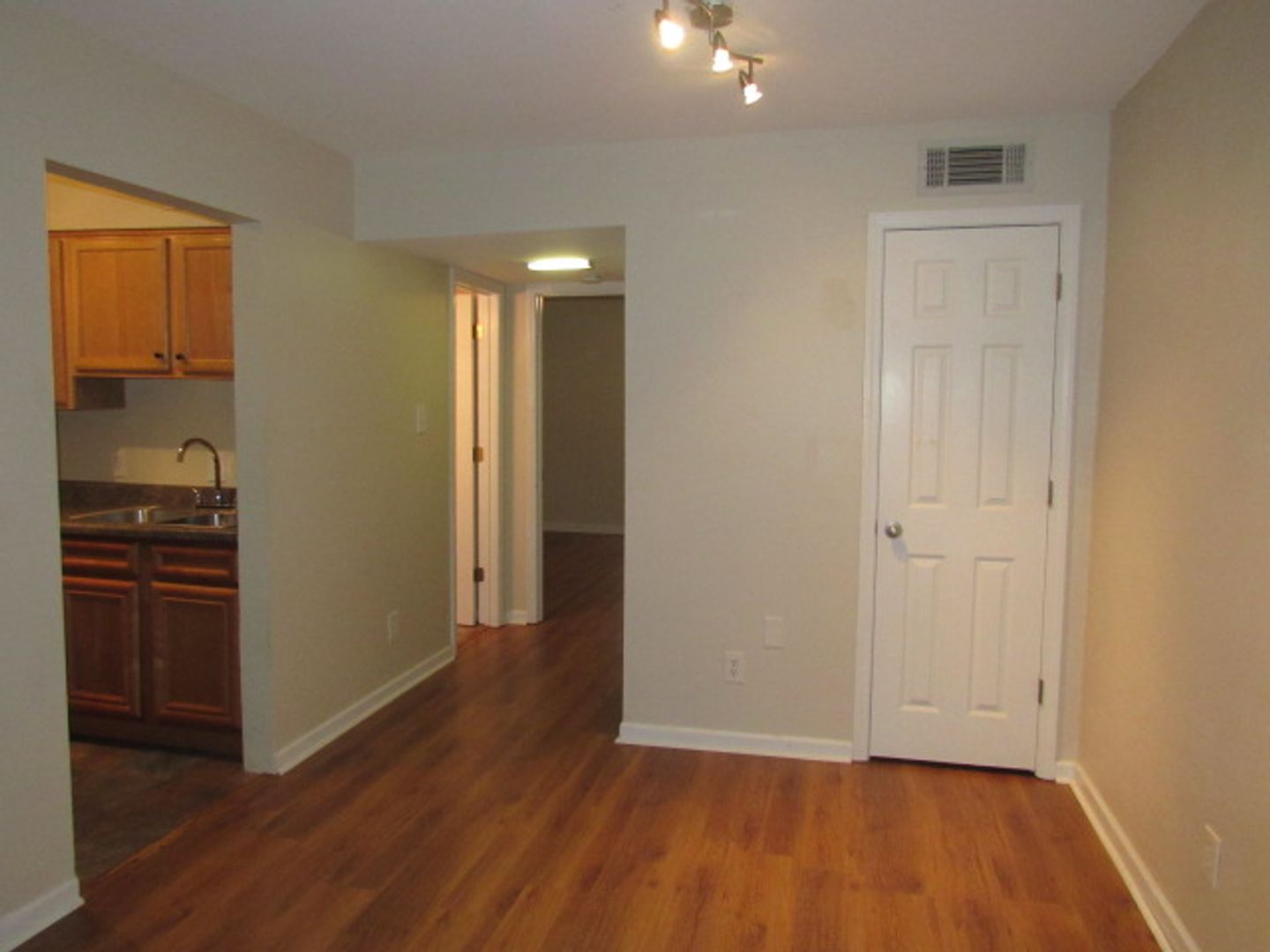 Pensacola House: 710 Scenic Hwy 215