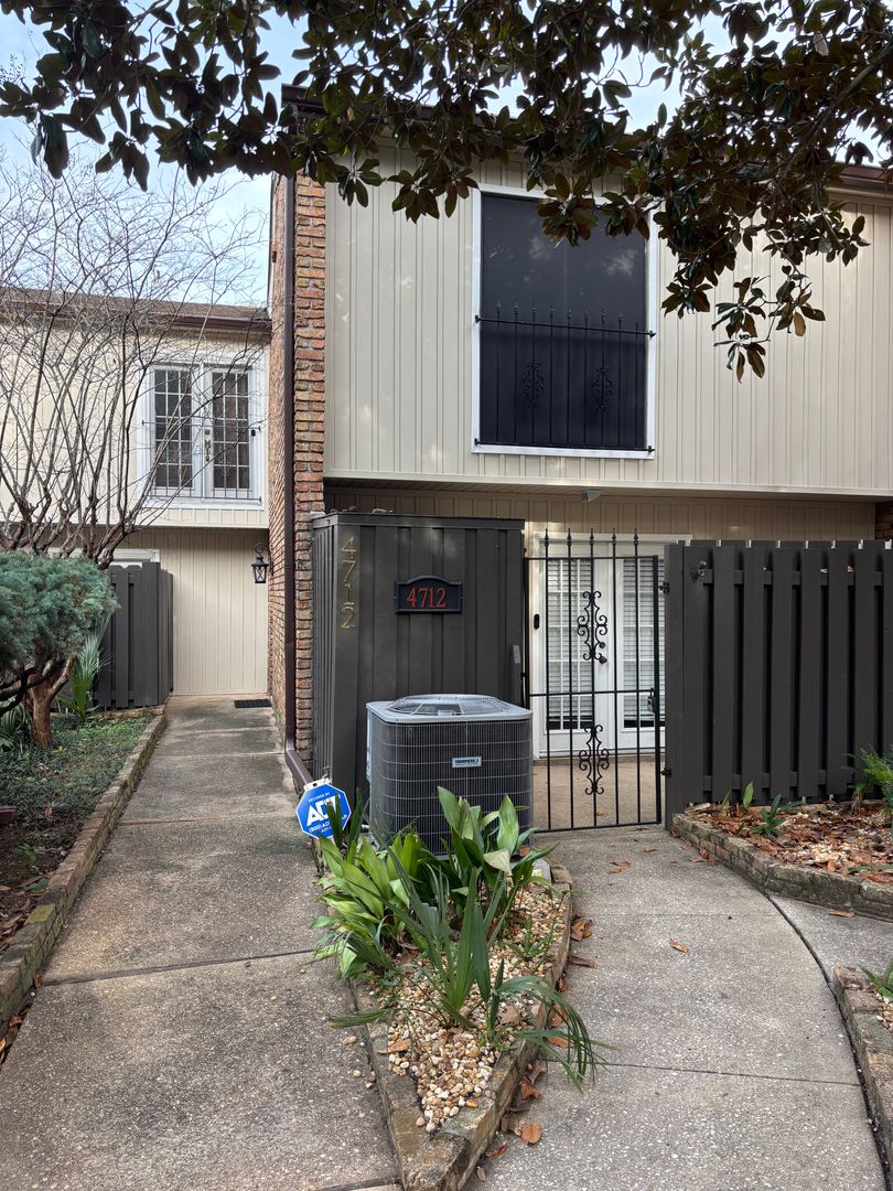 Pensacola House: 4712 Huron Dr