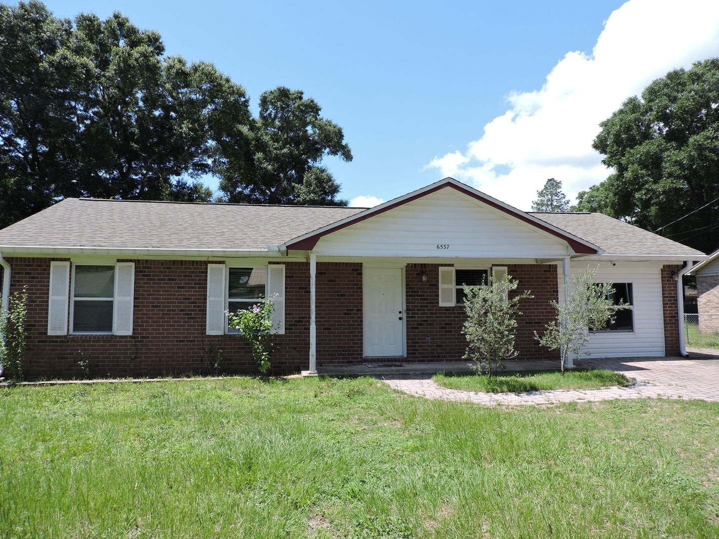 Milton House: 6537 Sinclair St
