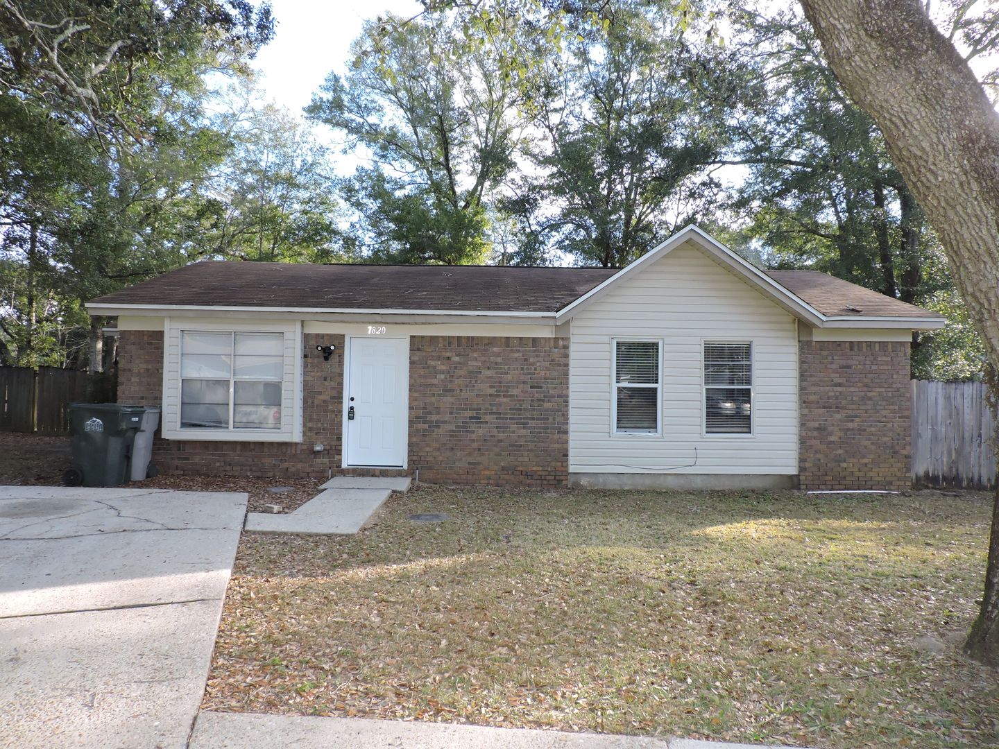Pensacola House: 7820 Oak Forest Pl
