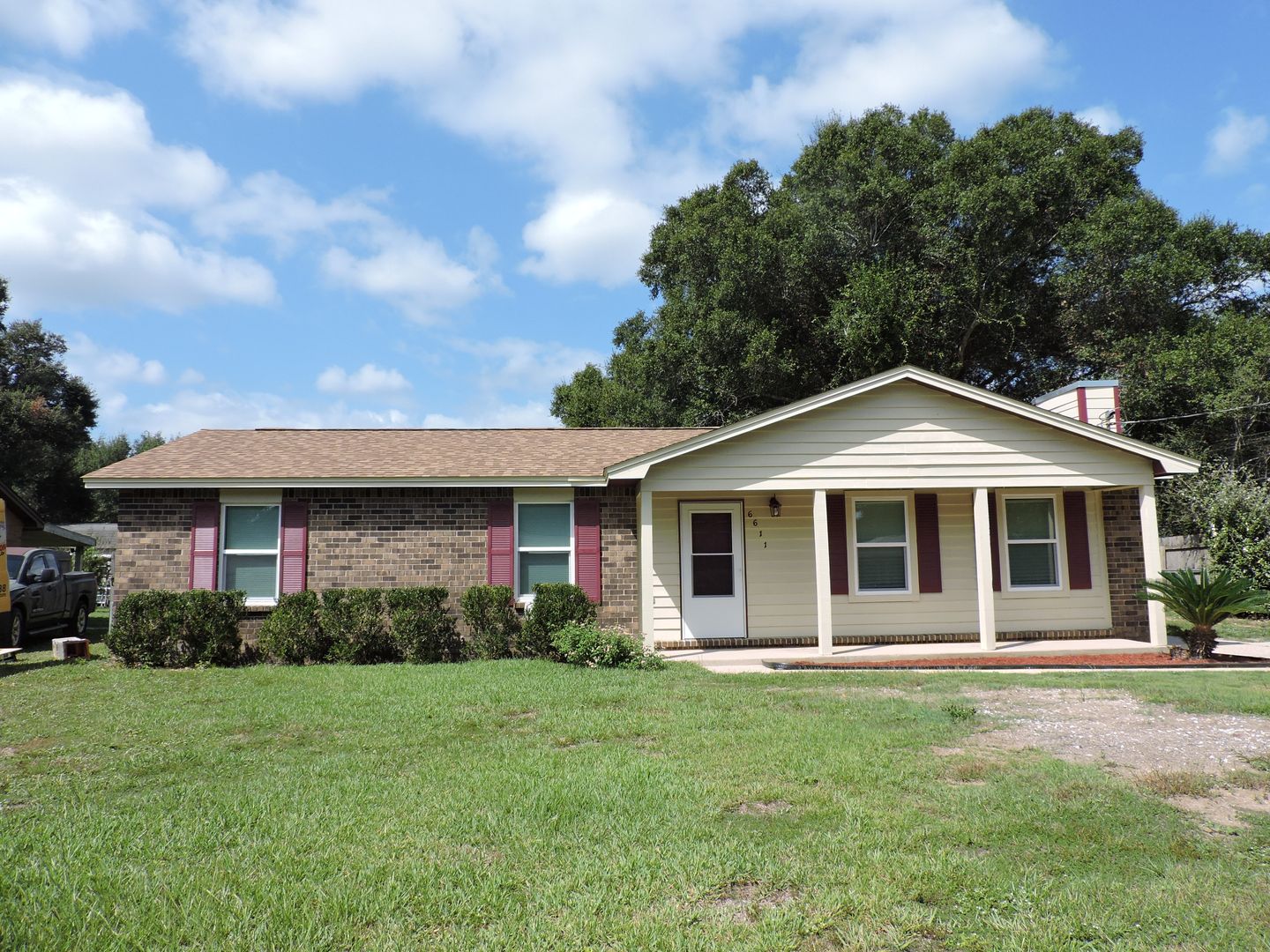 Easy access to schools, shopping & bases!