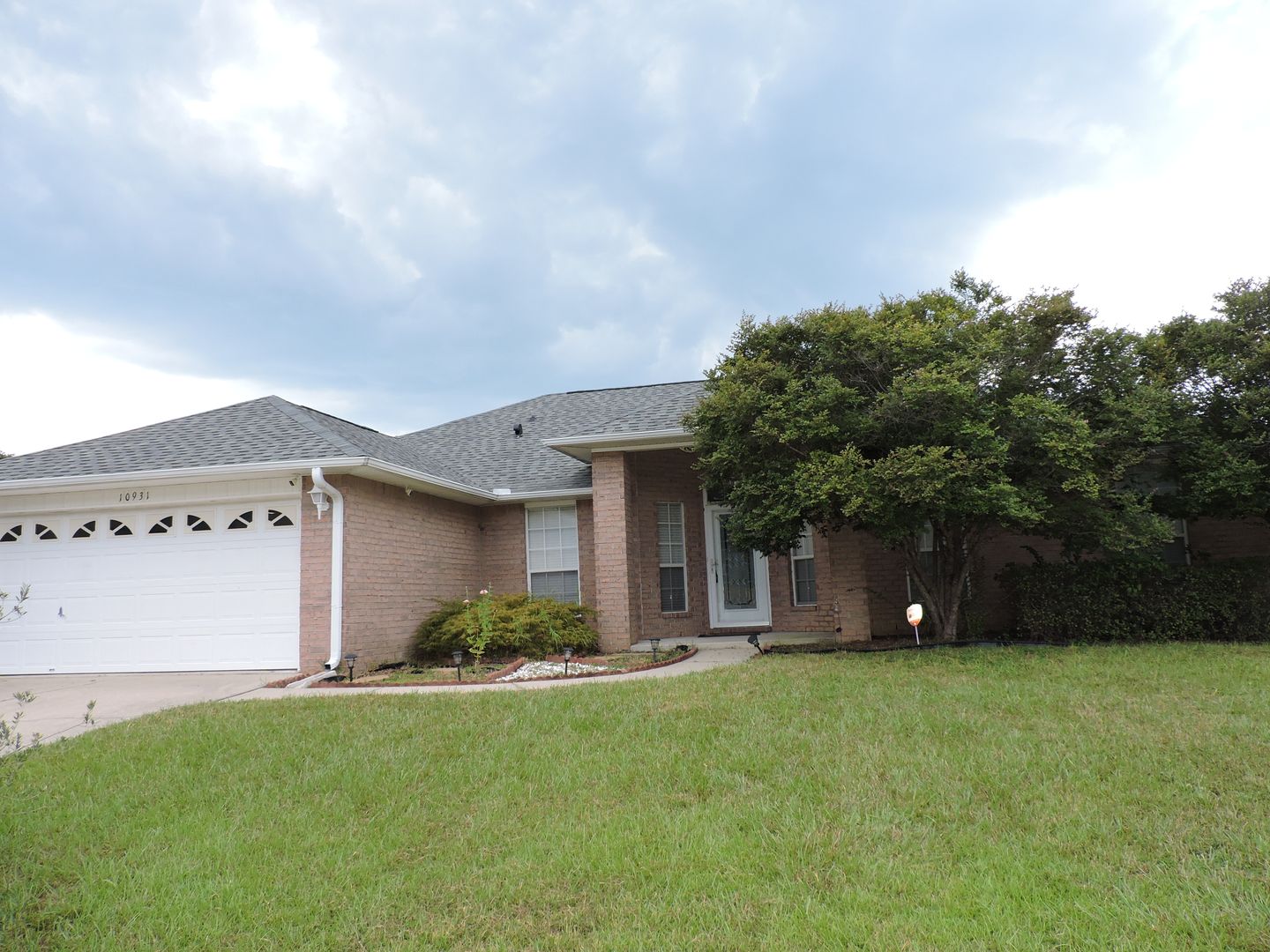 Pensacola House: 10931 Country Ostrich Dr