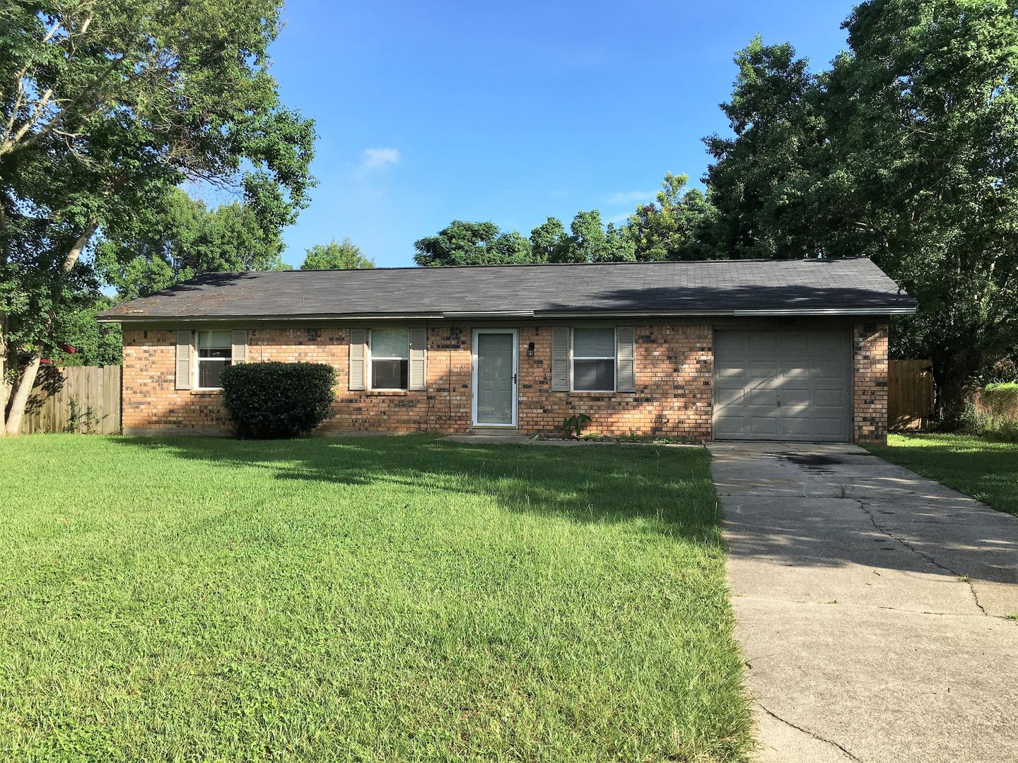 Cantonment House: 1028 Woodbury Pl