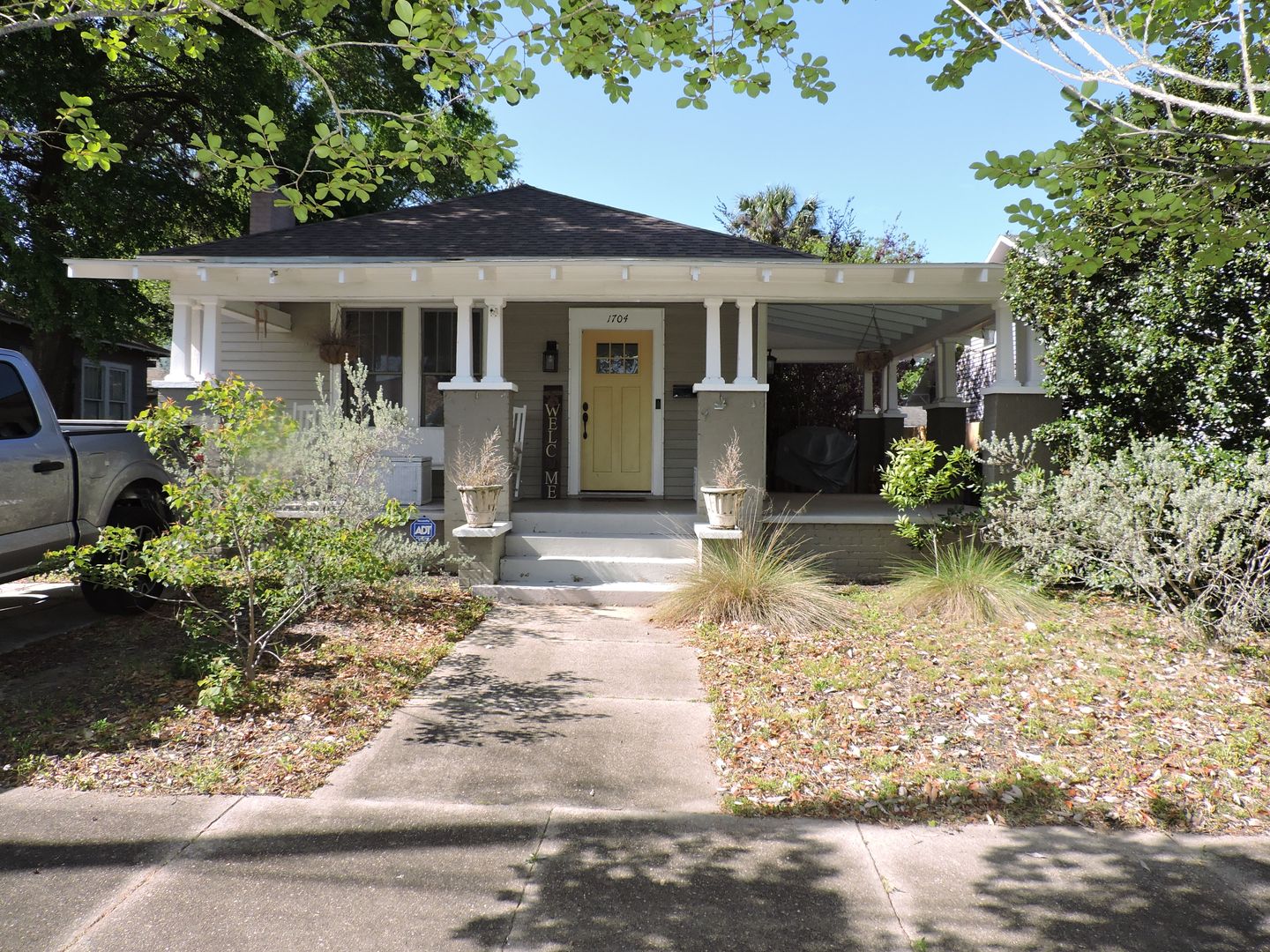 Pensacola House: 1704 E Lee Street