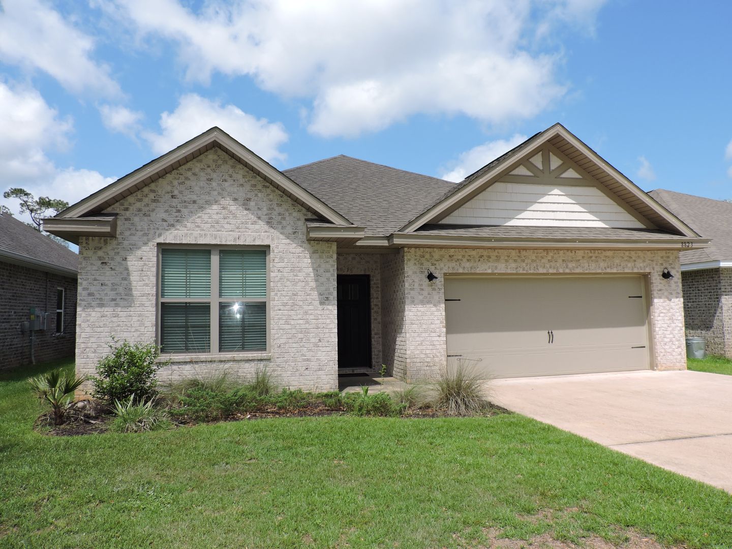 Pensacola House: 8823 Airway Dr