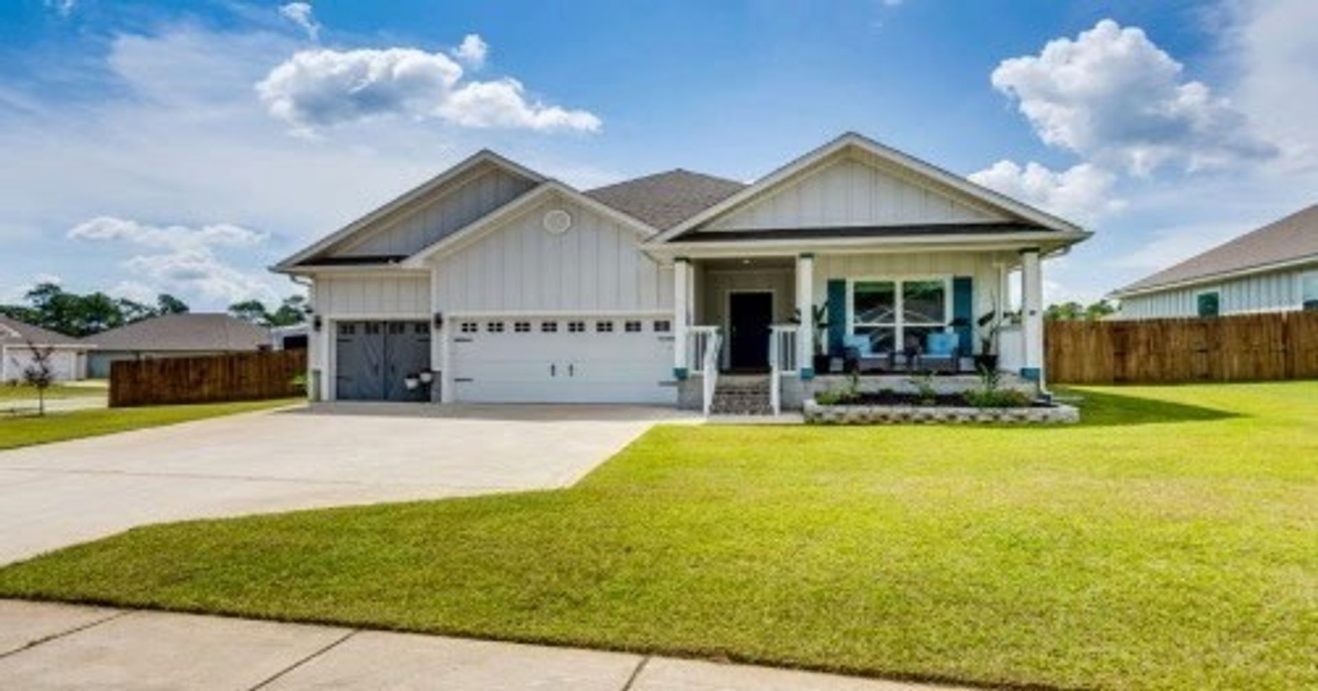 Pensacola House: 10696 Davenport Loop