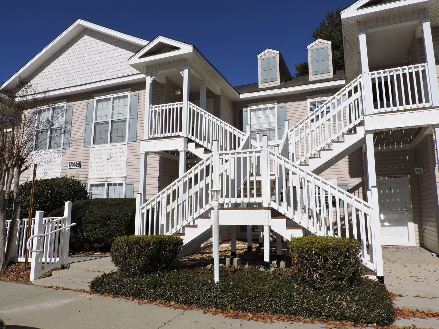 Pensacola House: 7101 Joy St C3