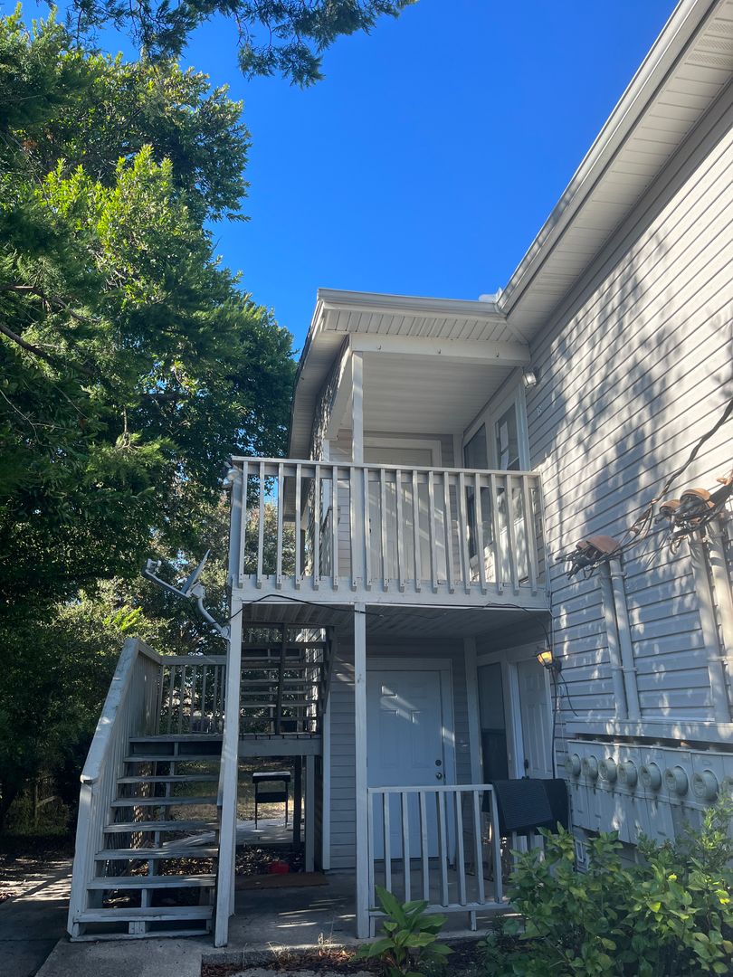 Gulf Breeze House: 3202 Redwood Lane Unit B