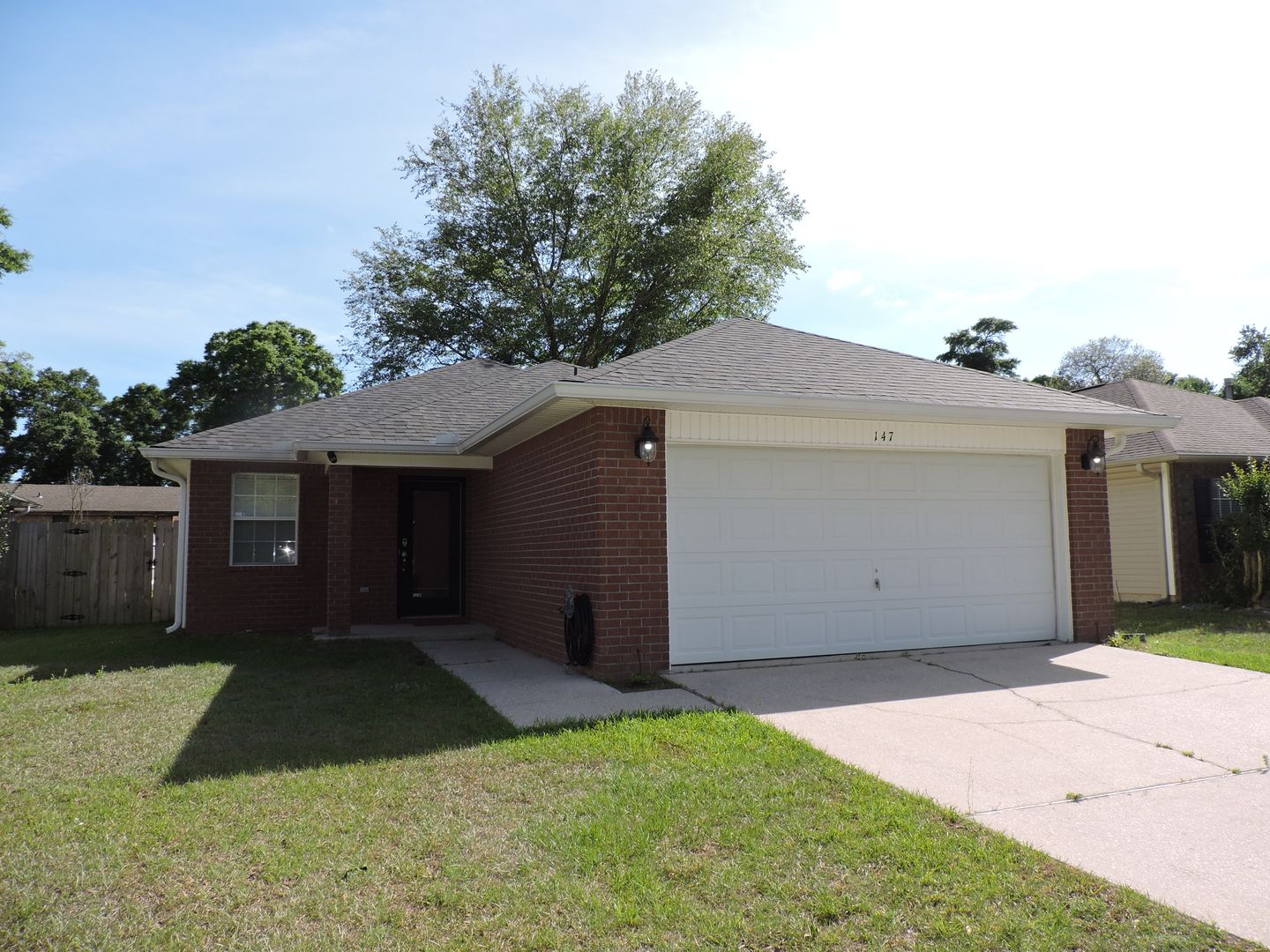 Pensacola House: 147 Creekview Dr